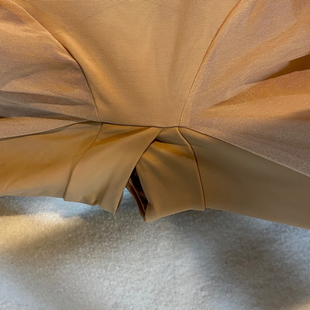 Honeylove Shapewear. Super Power Short
High Waist Rated: Super Strong Support - Picture 2 of 2